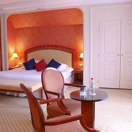 Le Domaine Des Roches, Hotel & Spa Briare Exterior photo
