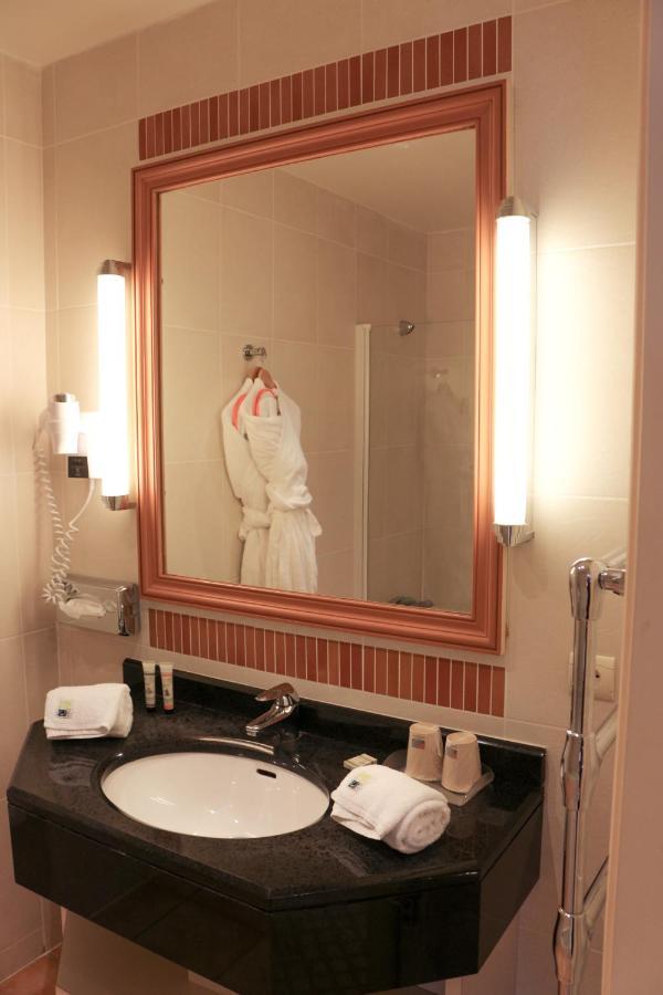 Le Domaine Des Roches, Hotel & Spa Briare Exterior photo