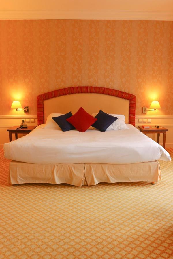 Le Domaine Des Roches, Hotel & Spa Briare Exterior photo