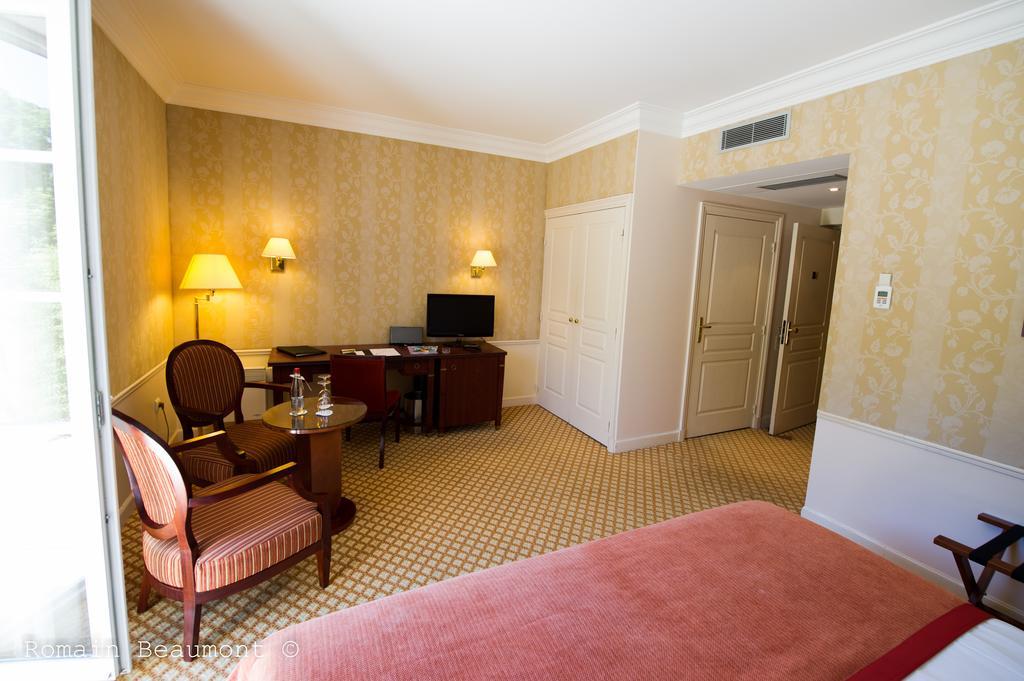 Le Domaine Des Roches, Hotel & Spa Briare Exterior photo